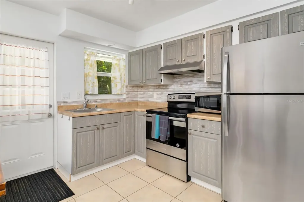 4001 Groveland Avenue Sarasota FL 34231