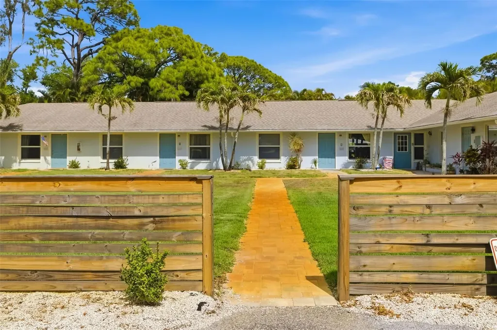 4001 Groveland Avenue Sarasota FL 34231