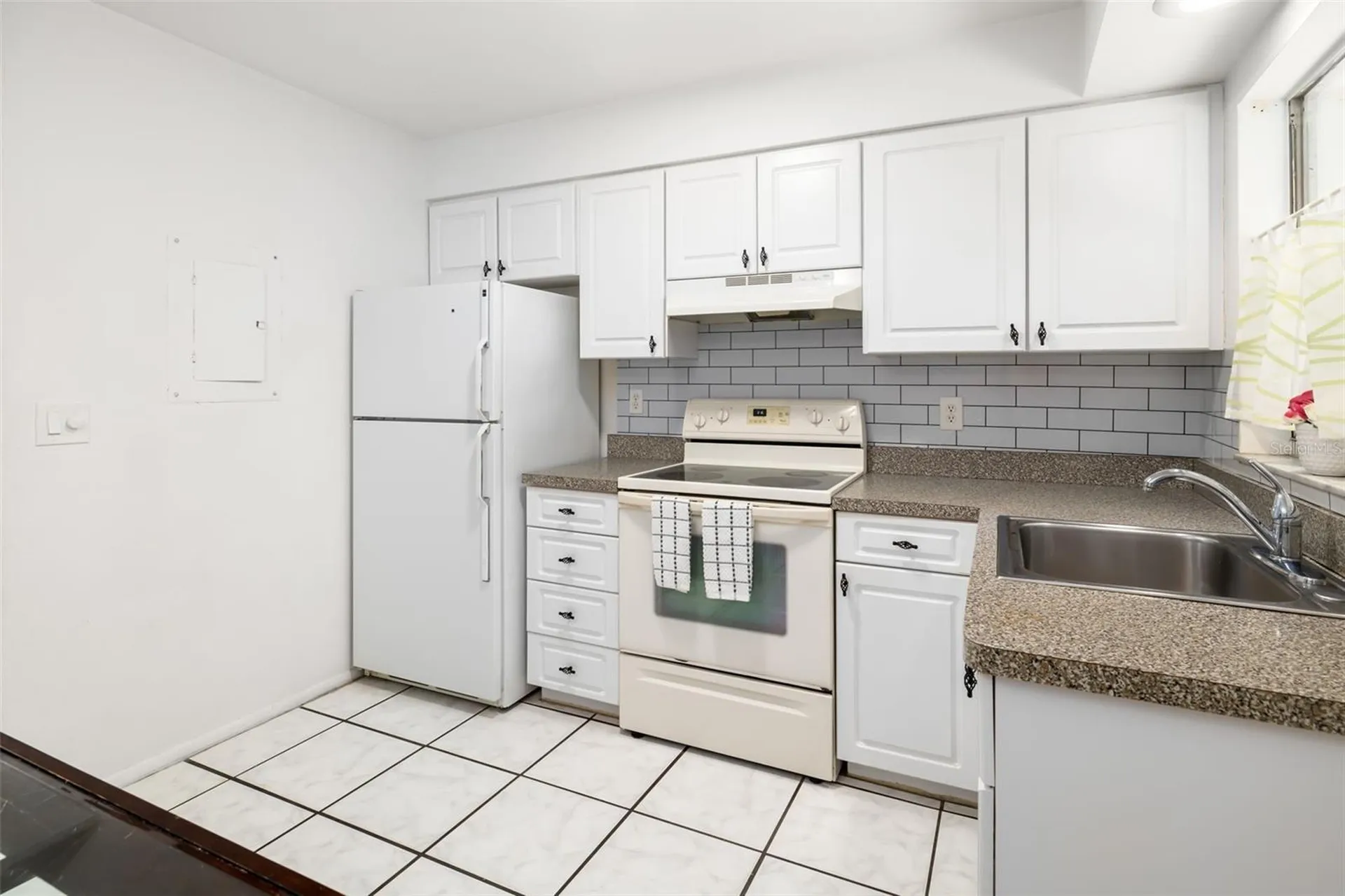 4001 Groveland Avenue Sarasota FL 34231