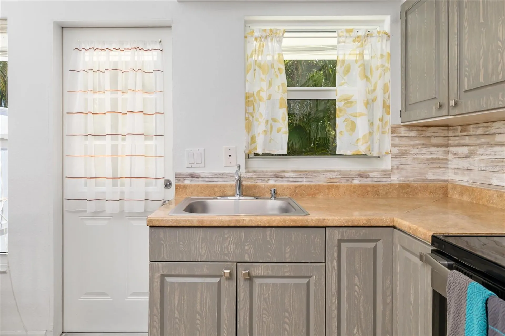 4001 Groveland Avenue Sarasota FL 34231