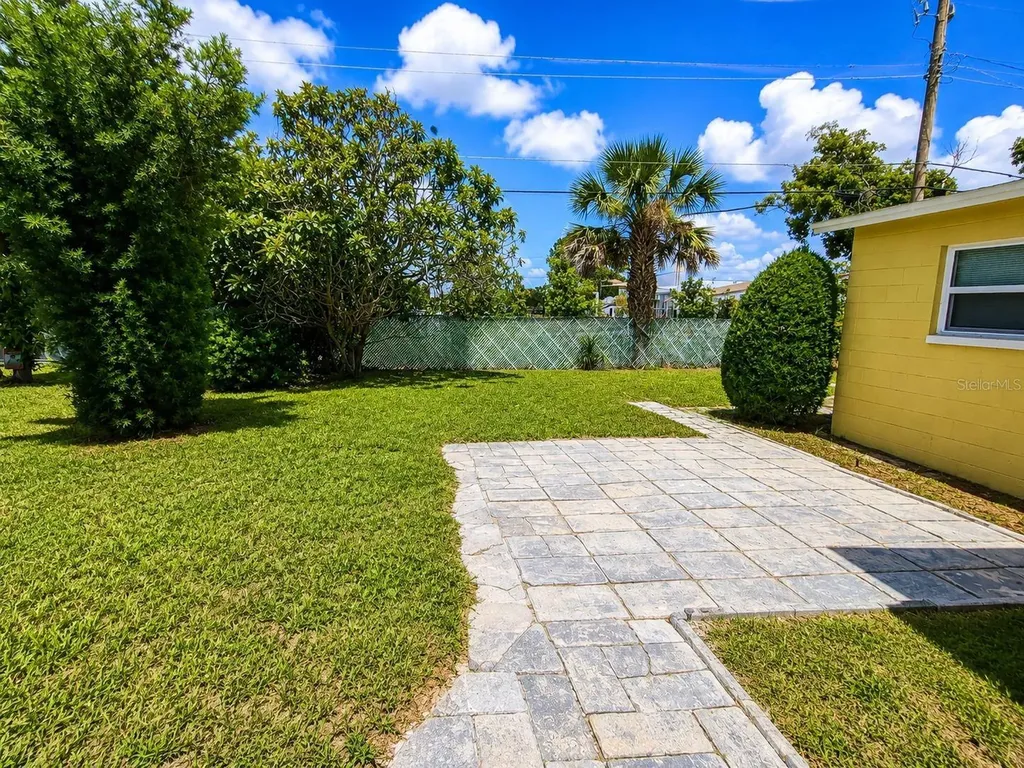 2007 9th Street NE Winter Haven FL 33881