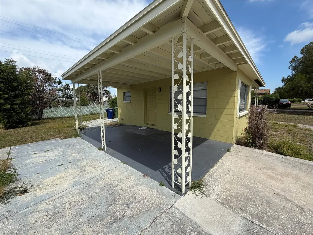 2007 9th Street NE Winter Haven FL 33881