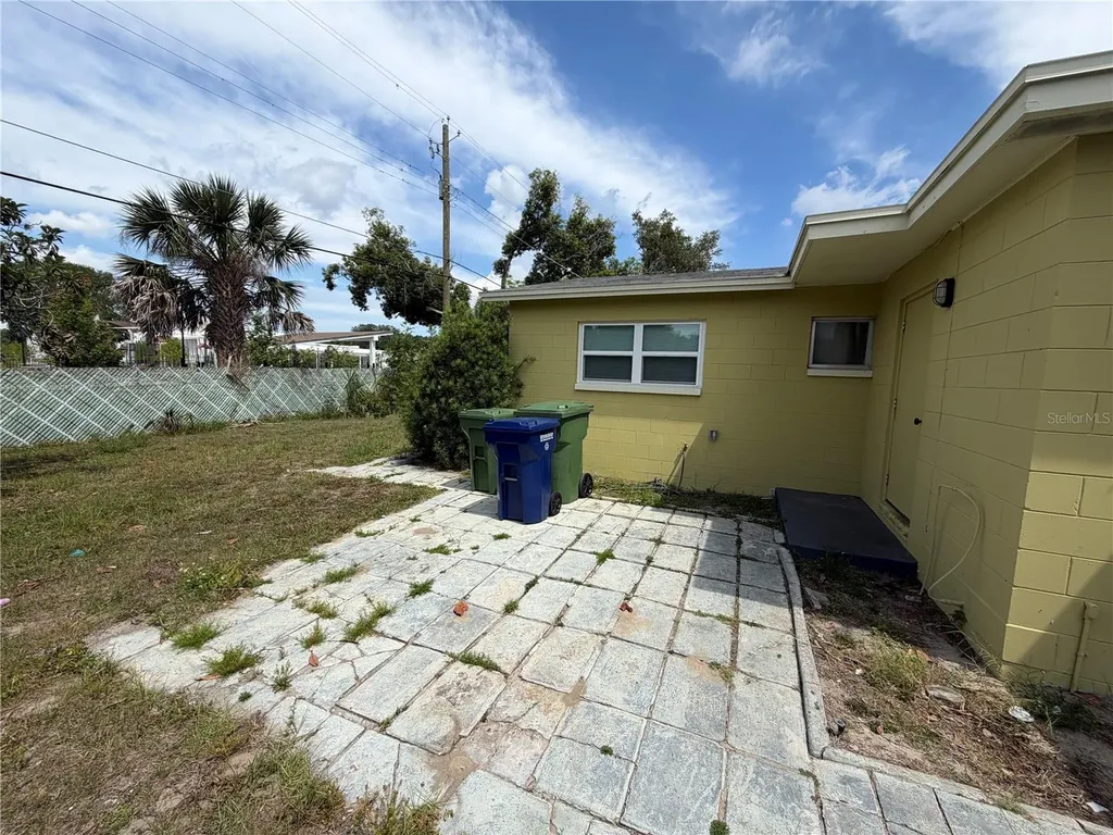 2007 9th Street NE Winter Haven FL 33881