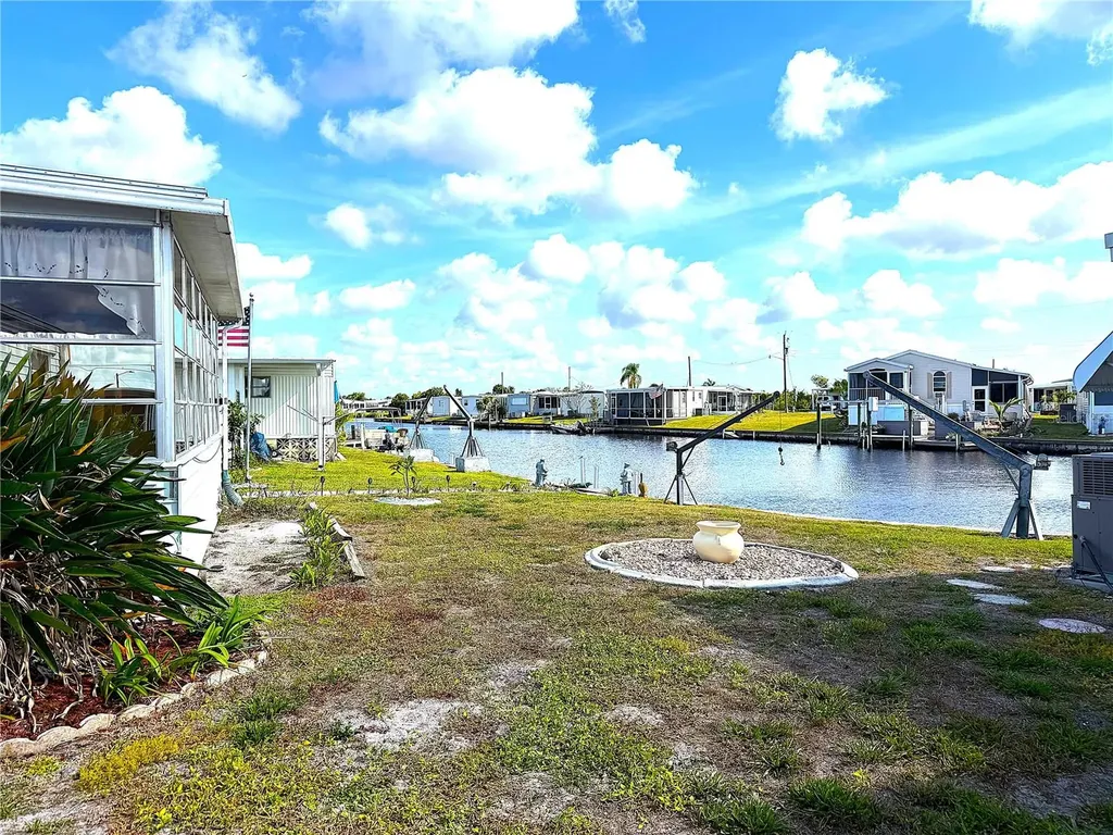 527 Blackburn Boulevard North Port FL 34287