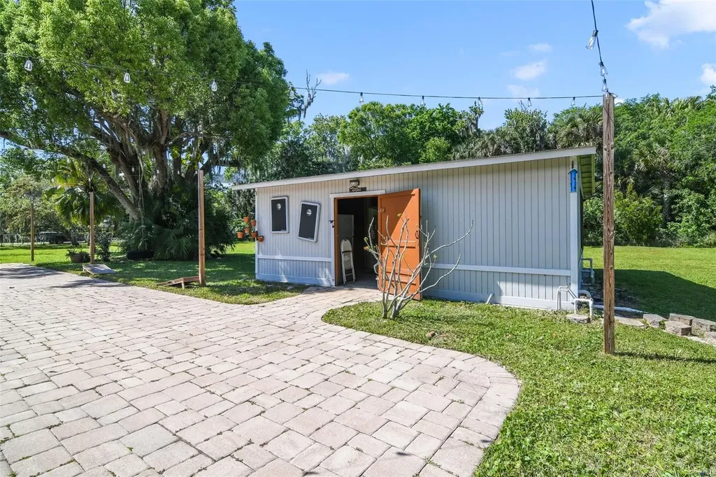 1405 Pioneer Trail New Smyrna Beach FL 32168