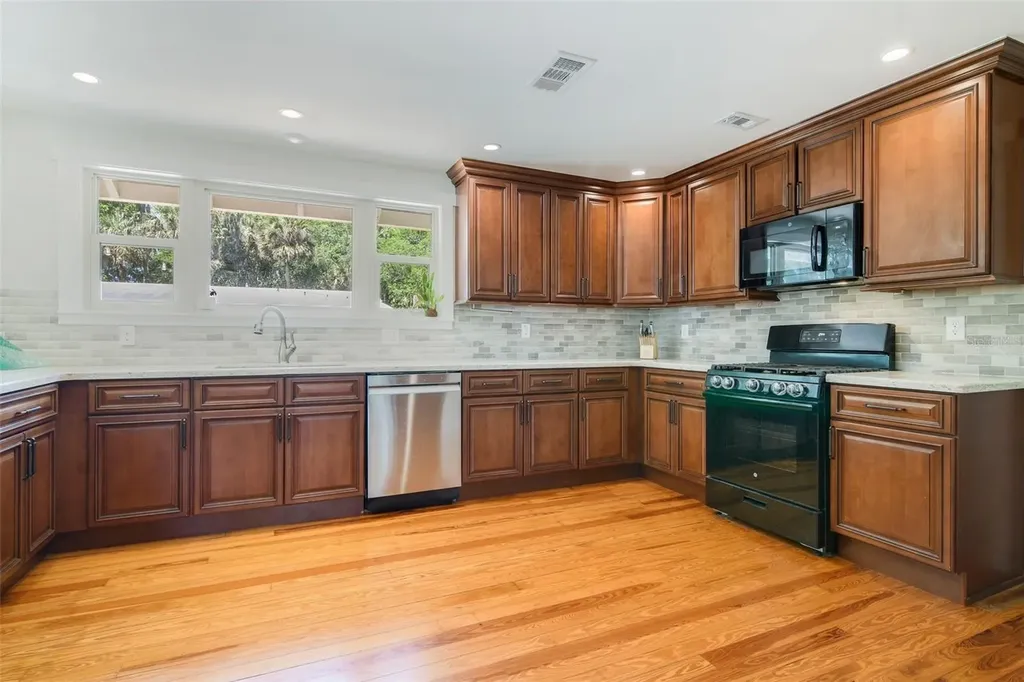 1405 Pioneer Trail New Smyrna Beach FL 32168