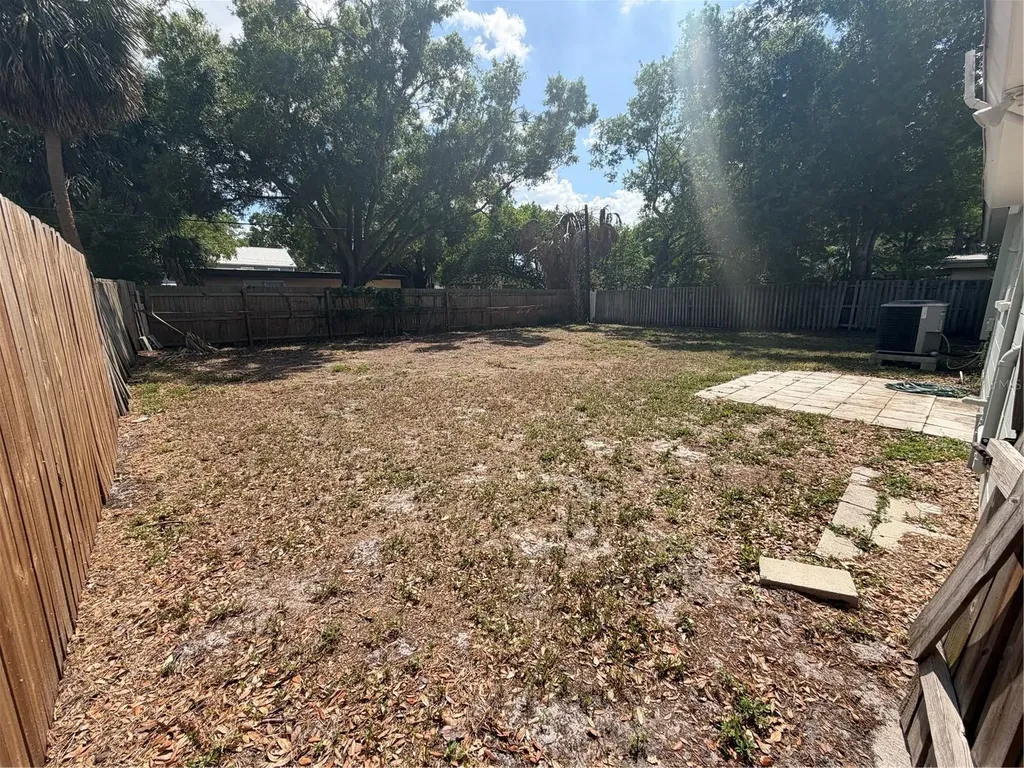 3522 W Paul Avenue Tampa FL 33611