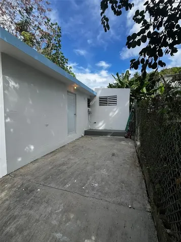 109 Harry Truman Caguas PR 00725