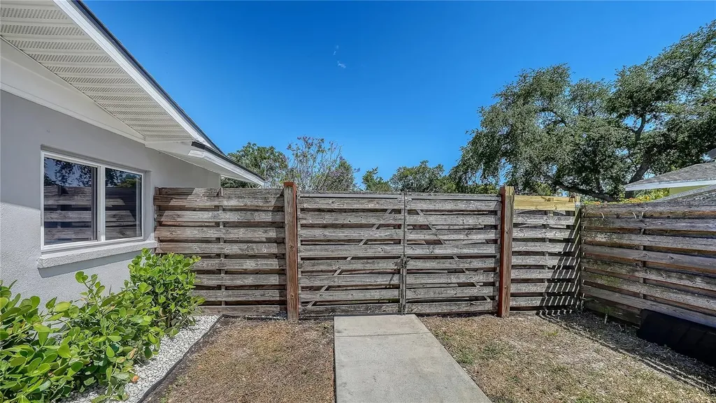 2614 Croton Avenue Sarasota FL 34239