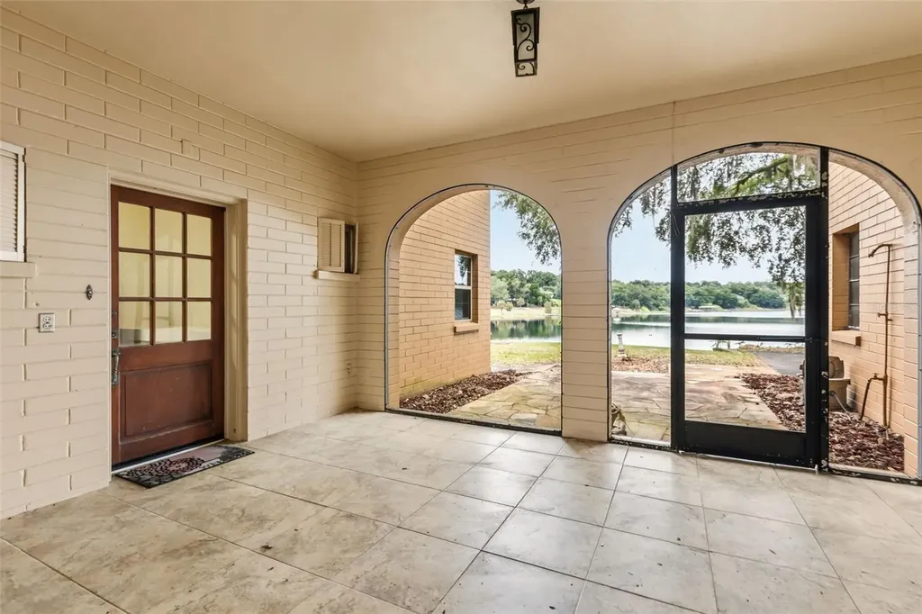 1909 Country Club Drive Eustis FL 32726