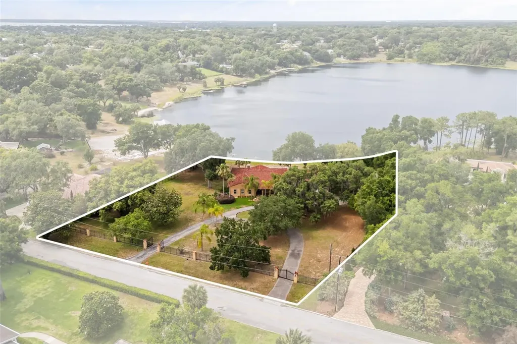 1909 Country Club Drive Eustis FL 32726