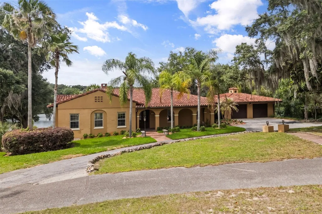 1909 Country Club Drive Eustis FL 32726