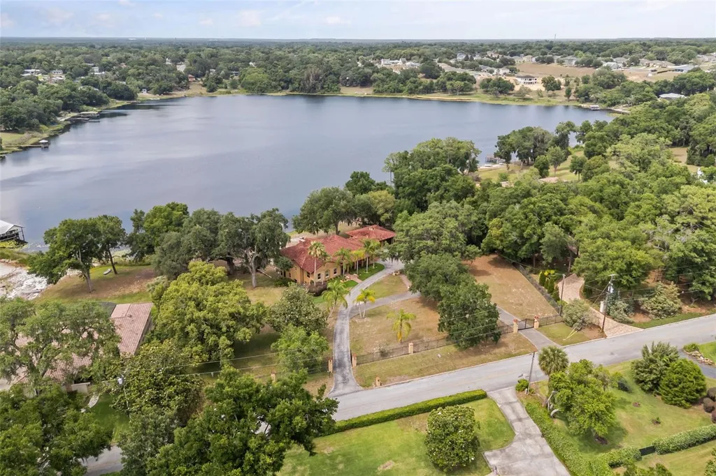 1909 Country Club Drive Eustis FL 32726