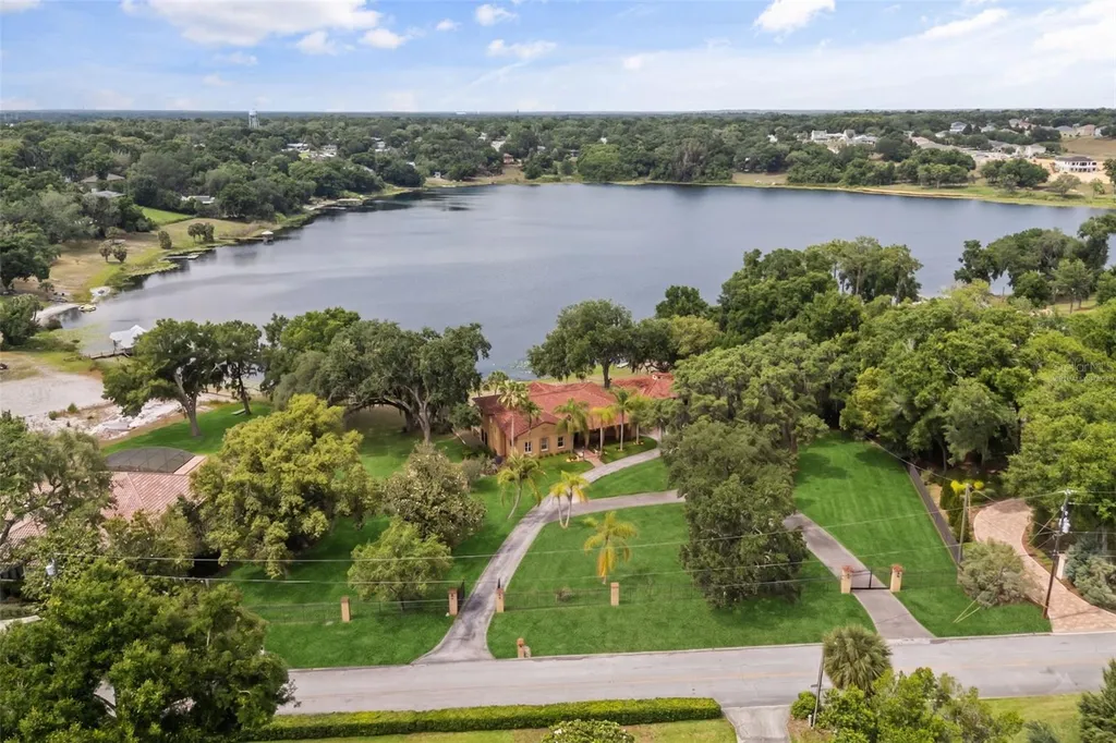 1909 Country Club Drive Eustis FL 32726