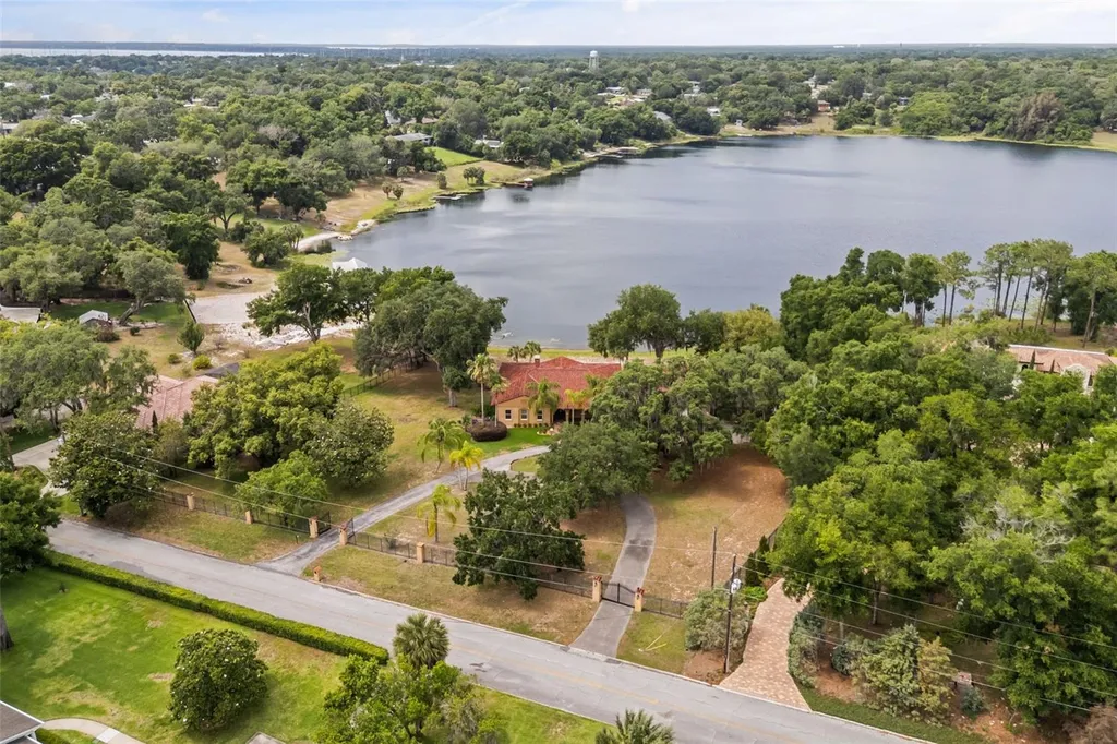 1909 Country Club Drive Eustis FL 32726