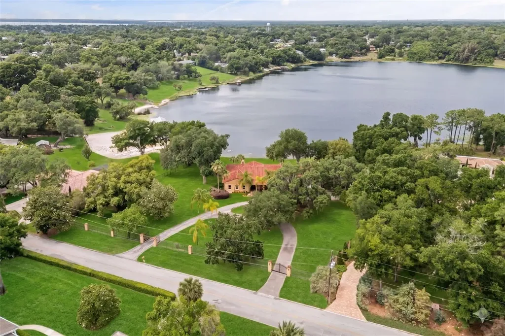 1909 Country Club Drive Eustis FL 32726
