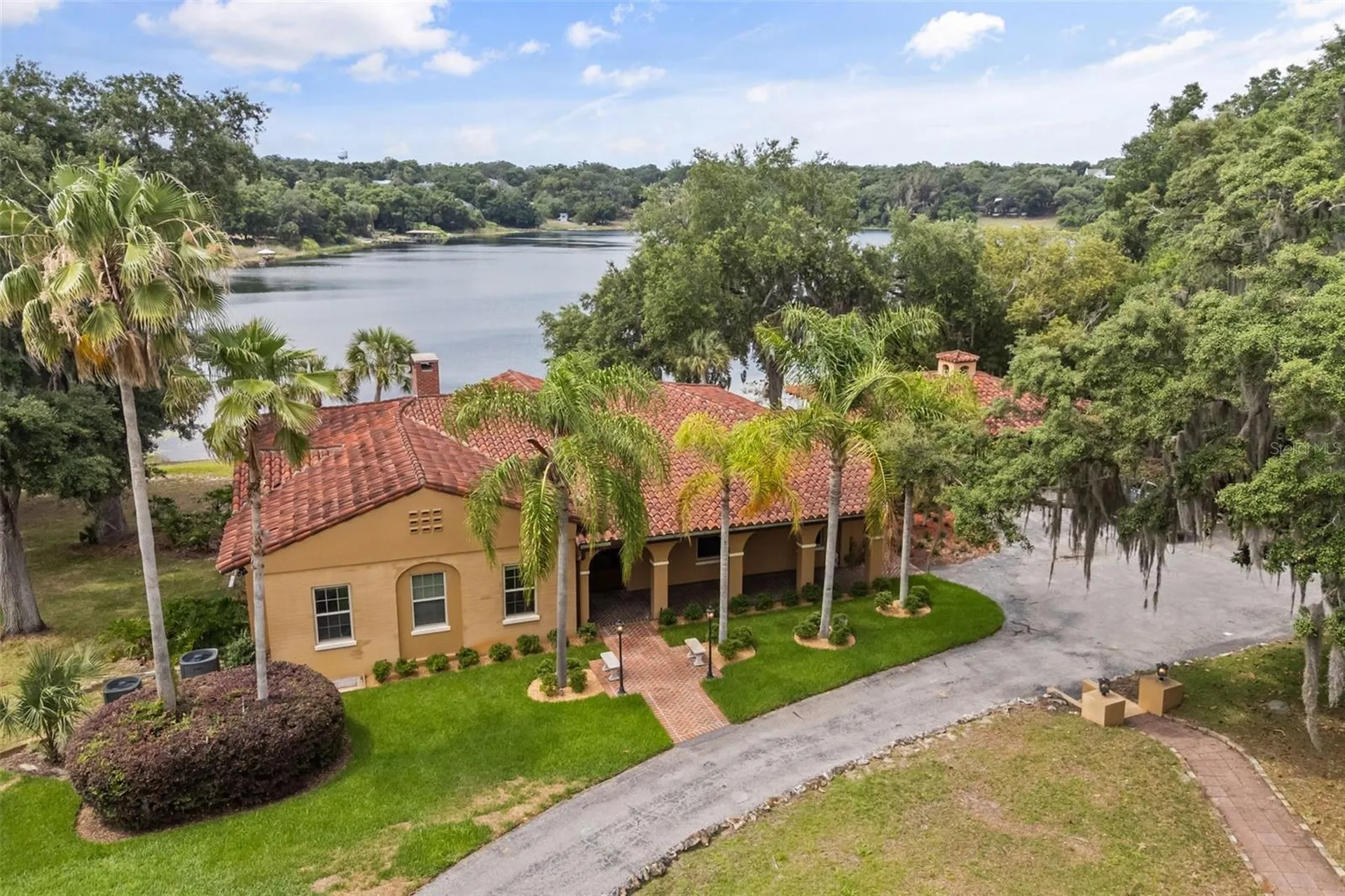 1909 Country Club Drive Eustis FL 32726