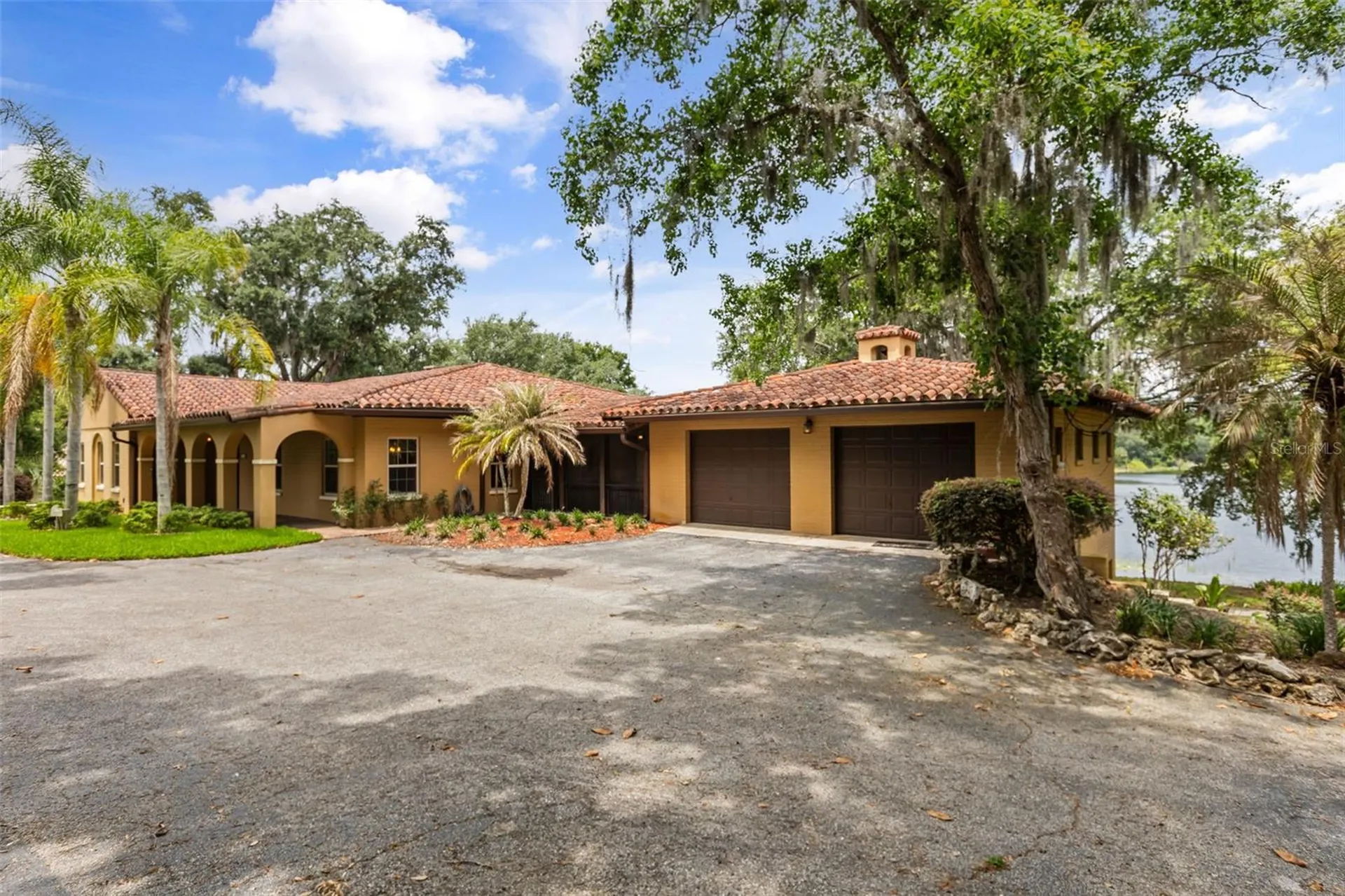 1909 Country Club Drive Eustis FL 32726