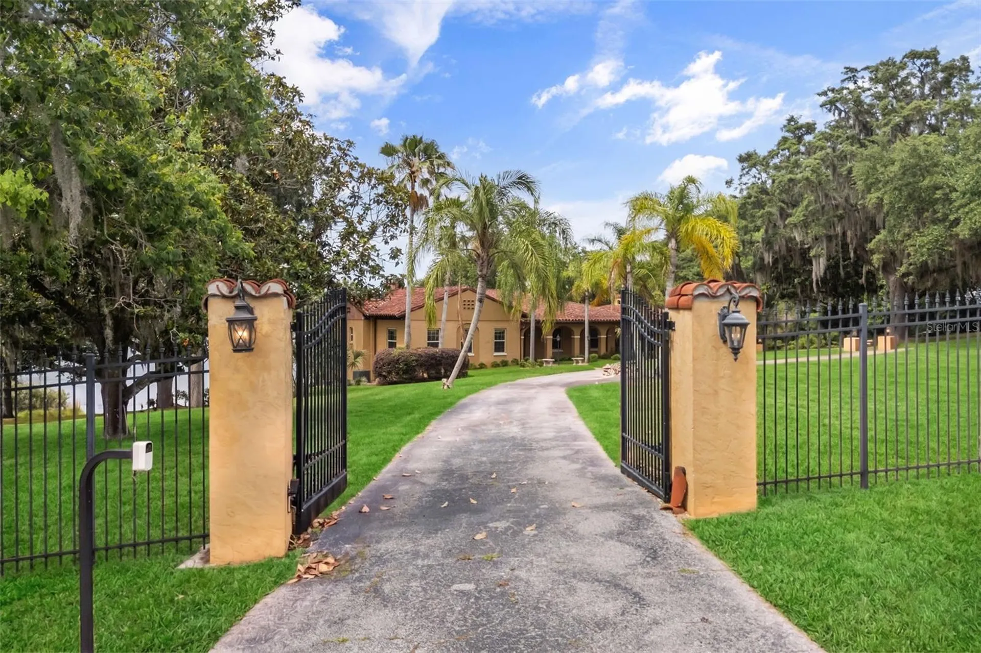 1909 Country Club Drive Eustis FL 32726