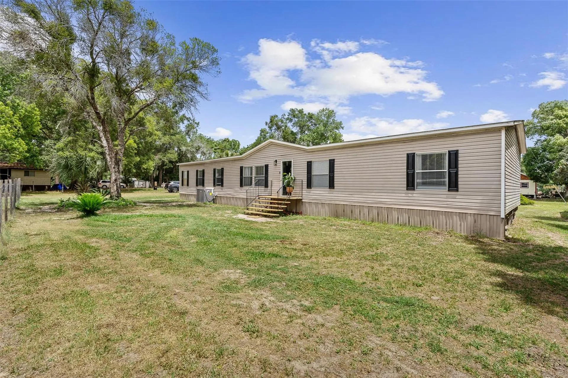 3511 S Palm Avenue Palatka FL 32177