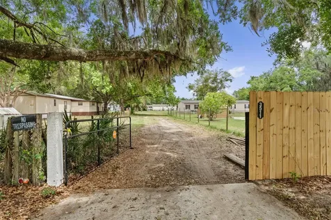 3511 S Palm Avenue Palatka FL 32177