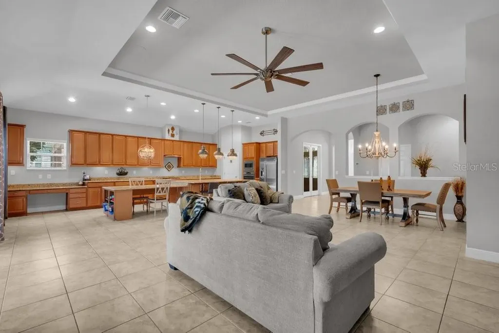 15409 Starling Crossing Drive Lithia FL 33547