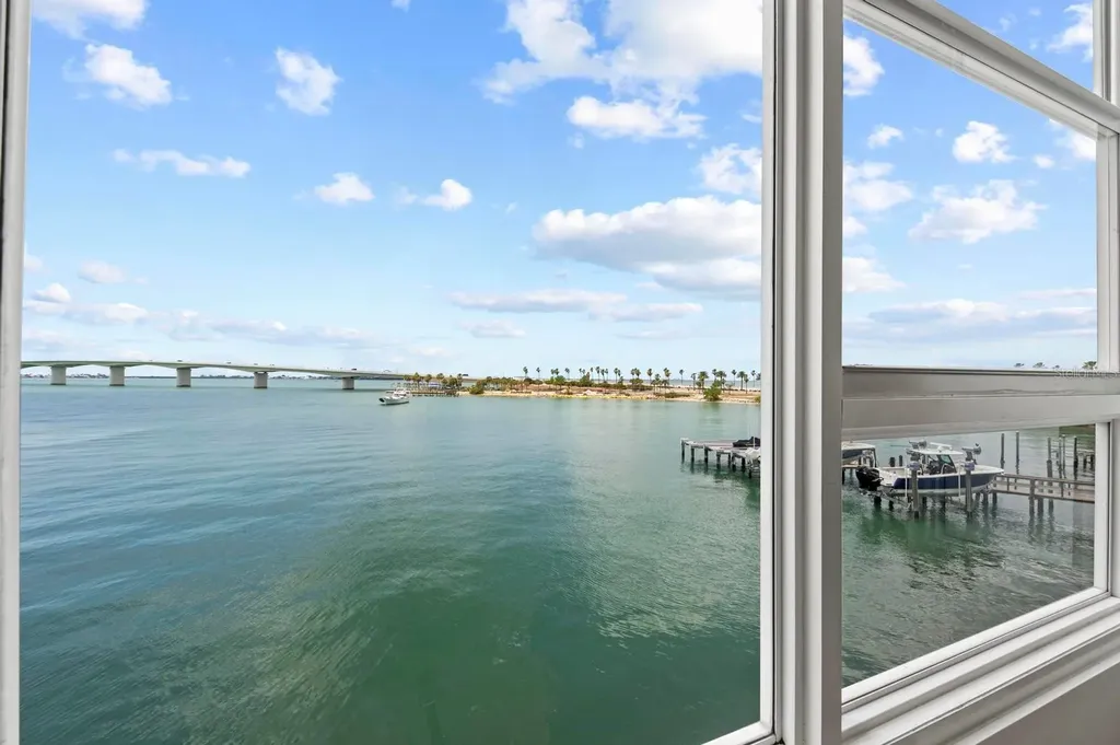 226 Golden Gate Point Sarasota FL 34236