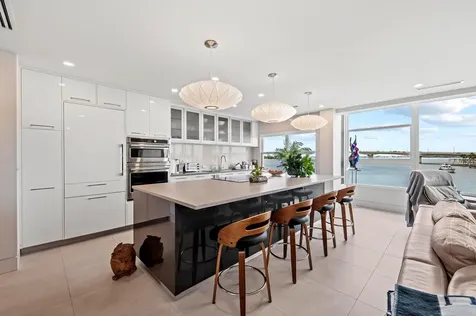 226 Golden Gate Point Sarasota FL 34236