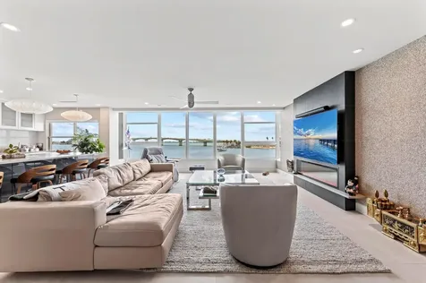 226 Golden Gate Point Sarasota FL 34236