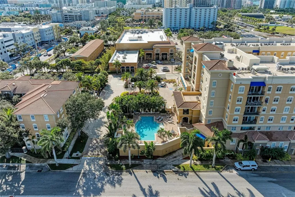 1064 N Tamiami Trail Sarasota FL 34236
