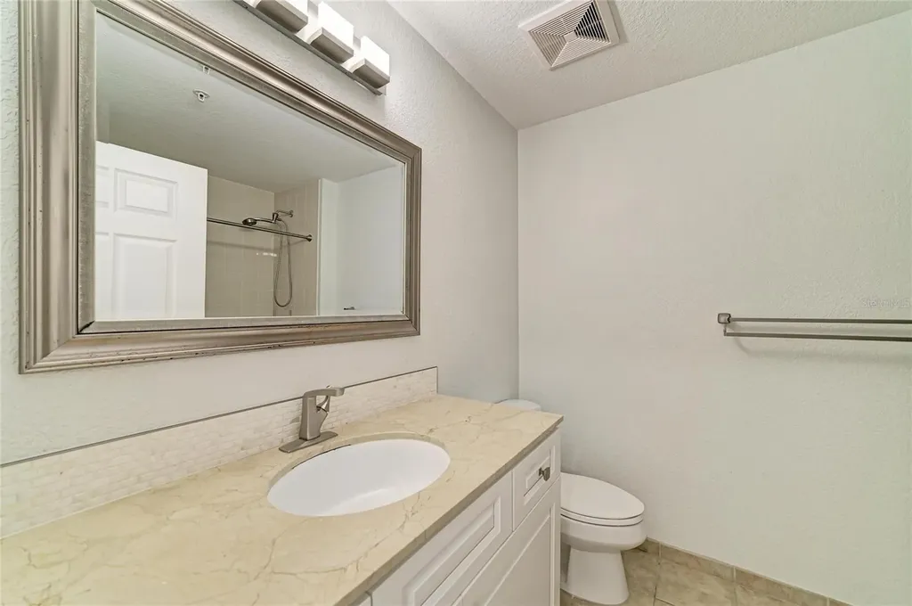 1064 N Tamiami Trail Sarasota FL 34236