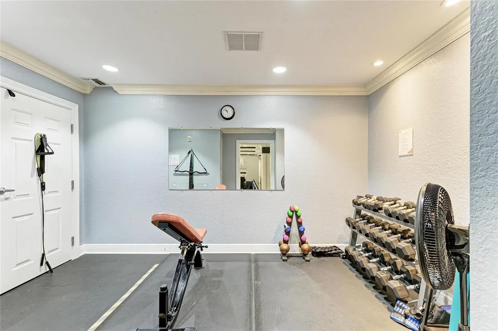 1064 N Tamiami Trail Sarasota FL 34236