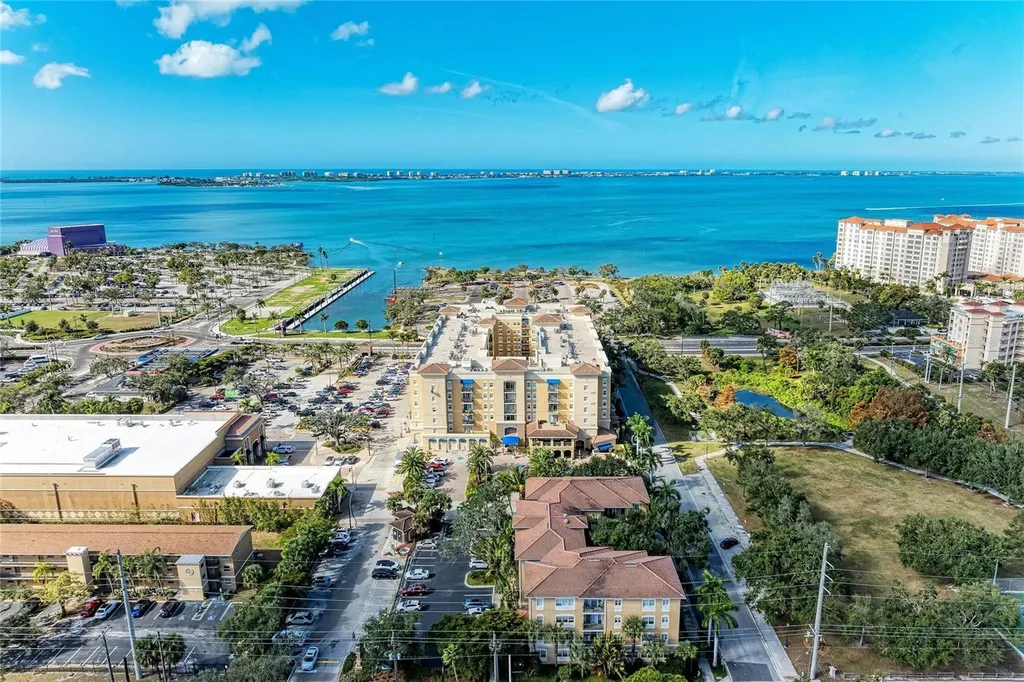 1064 N Tamiami Trail Sarasota FL 34236