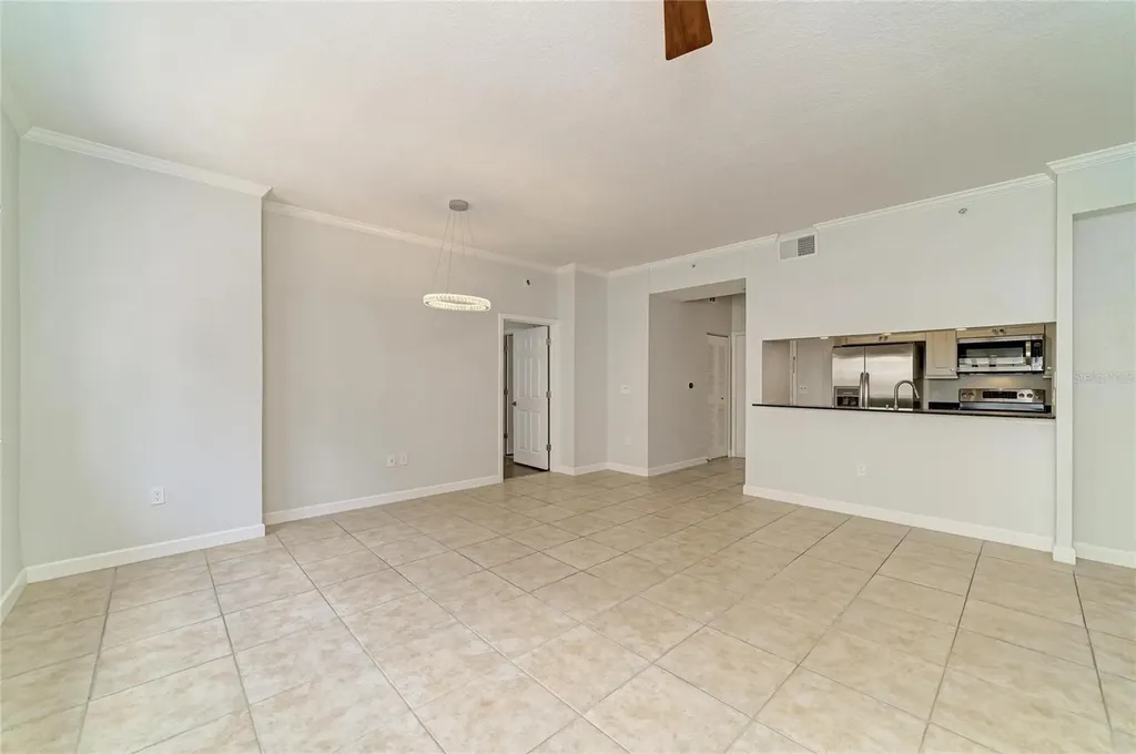 1064 N Tamiami Trail Sarasota FL 34236