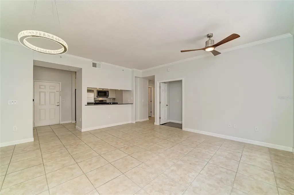 1064 N Tamiami Trail Sarasota FL 34236