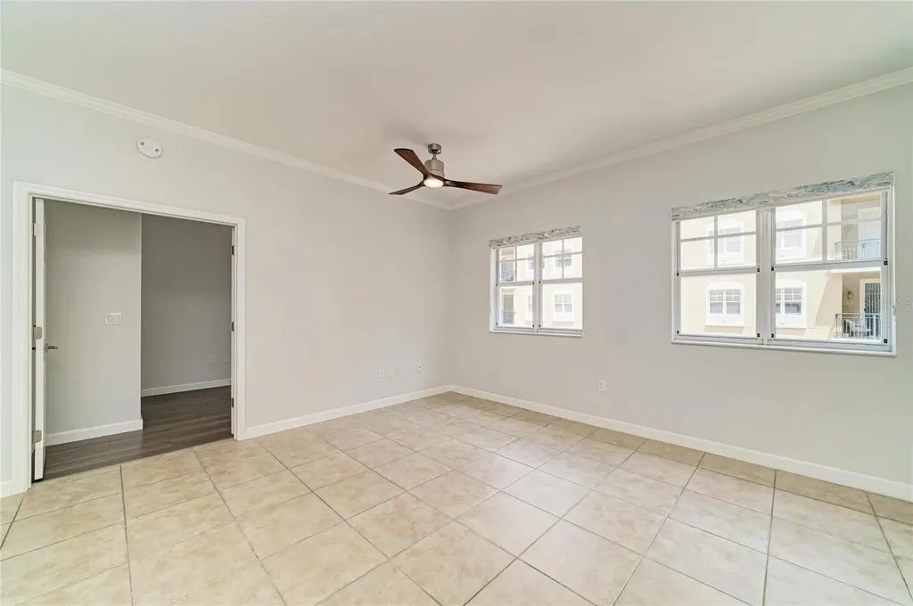 1064 N Tamiami Trail Sarasota FL 34236