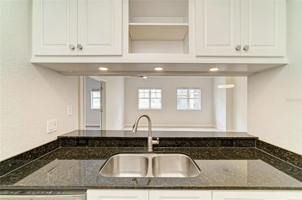 1064 N Tamiami Trail Sarasota FL 34236