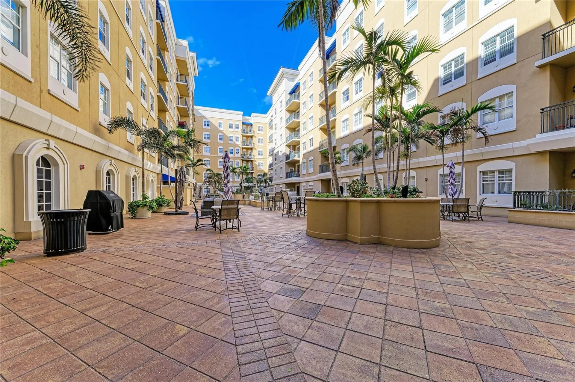 1064 N Tamiami Trail Sarasota FL 34236