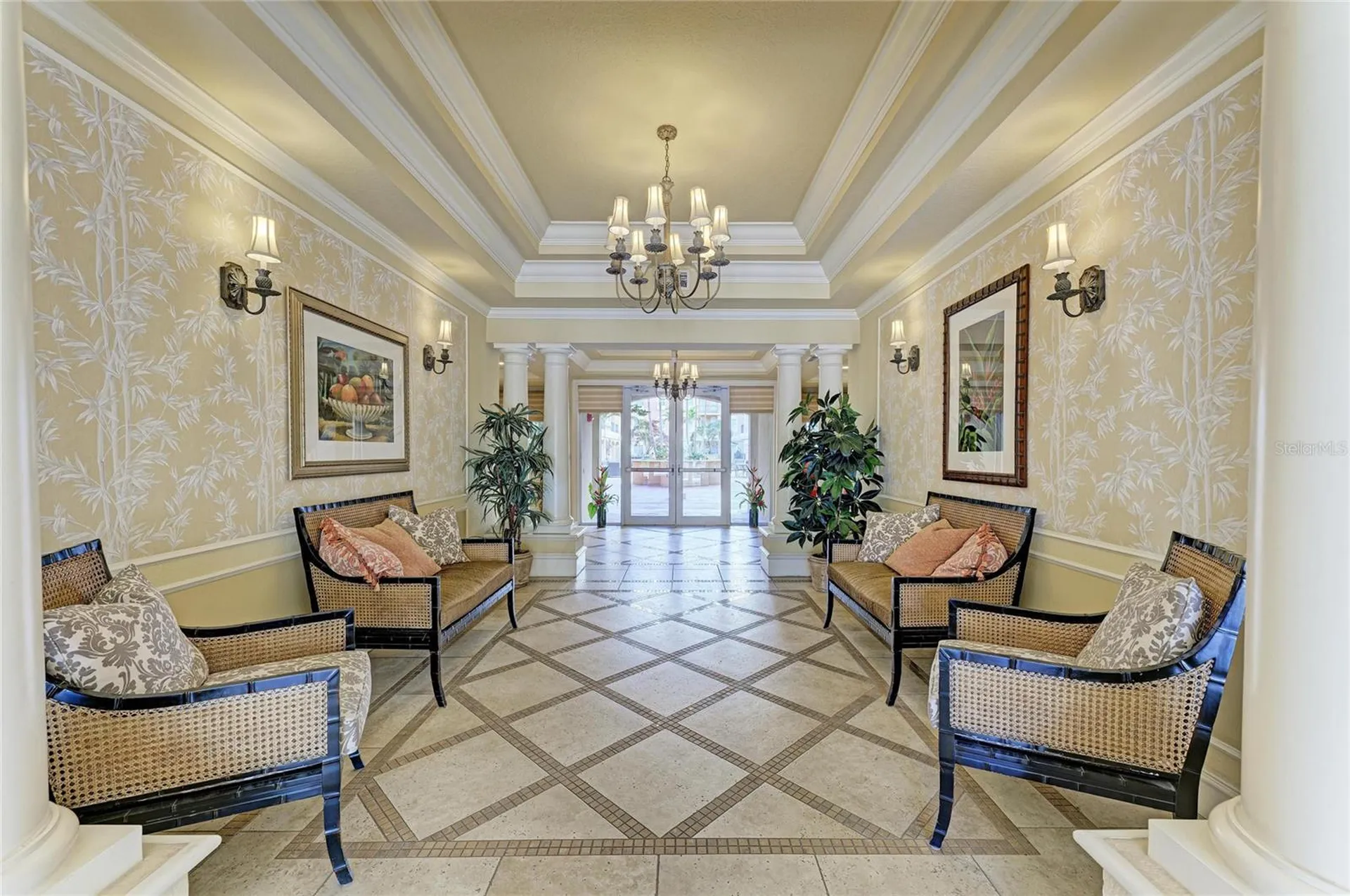 1064 N Tamiami Trail Sarasota FL 34236