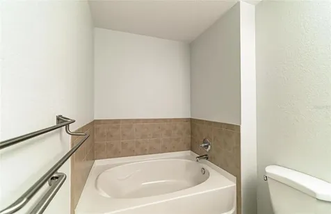 1064 N Tamiami Trail Sarasota FL 34236