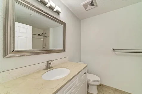 1064 N Tamiami Trail Sarasota FL 34236