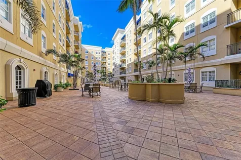 1064 N Tamiami Trail Sarasota FL 34236