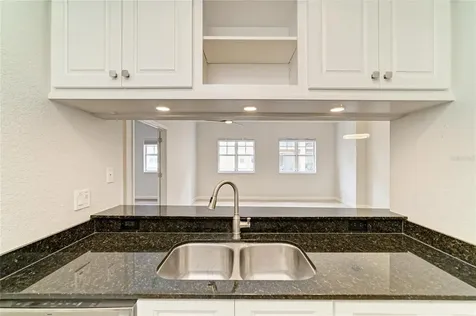 1064 N Tamiami Trail Sarasota FL 34236