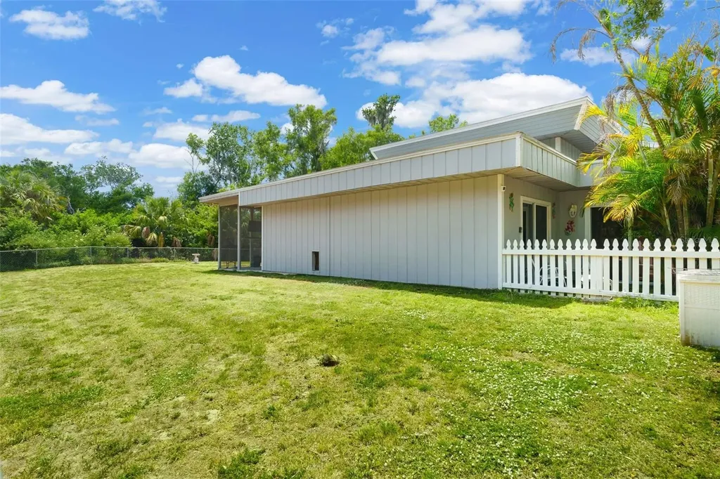 2070 59th Street Sarasota FL 34243