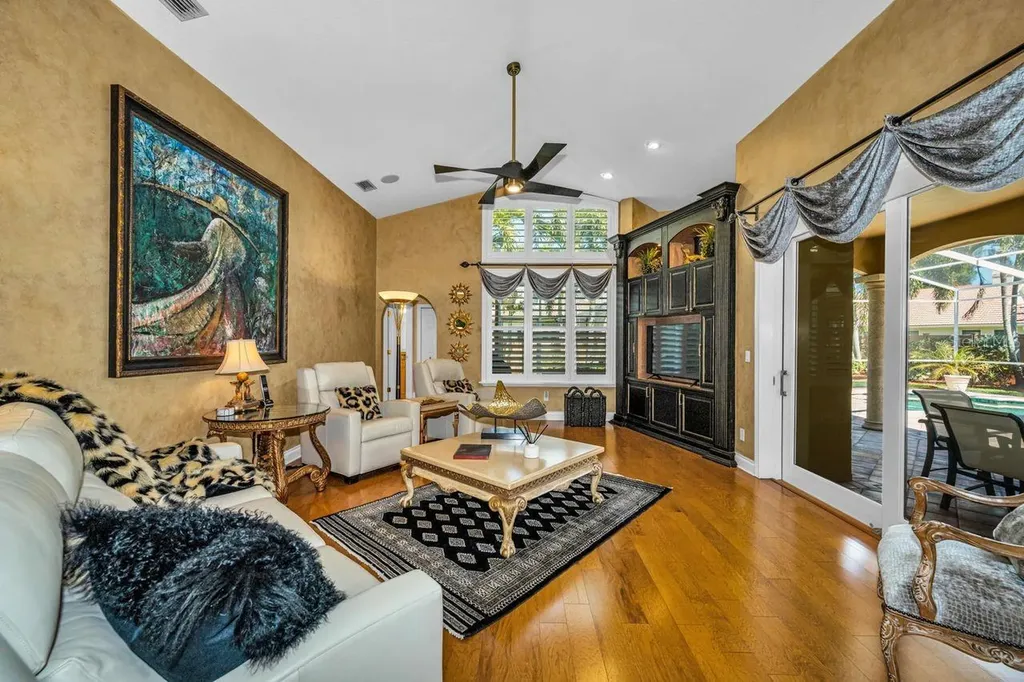 970 Southern Pine Court NE St Petersburg FL 33703