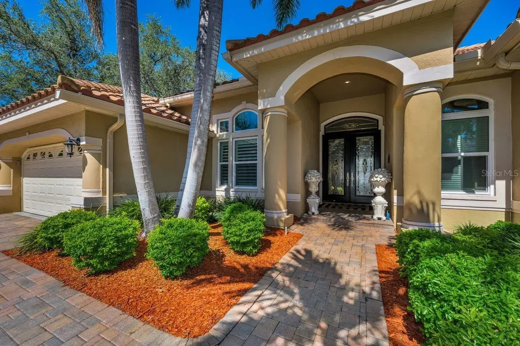 970 Southern Pine Court NE St Petersburg FL 33703
