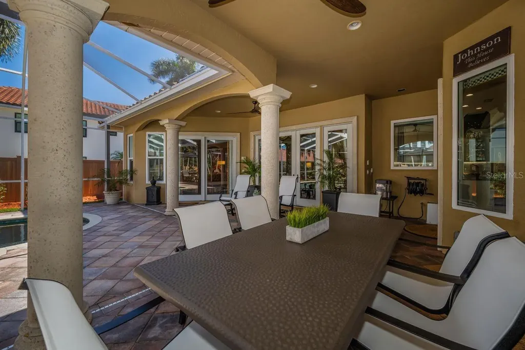 970 Southern Pine Court NE St Petersburg FL 33703