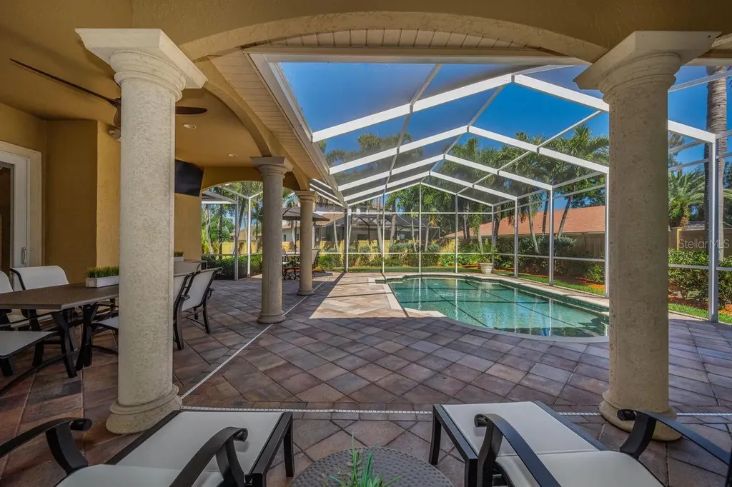 970 Southern Pine Court NE St Petersburg FL 33703