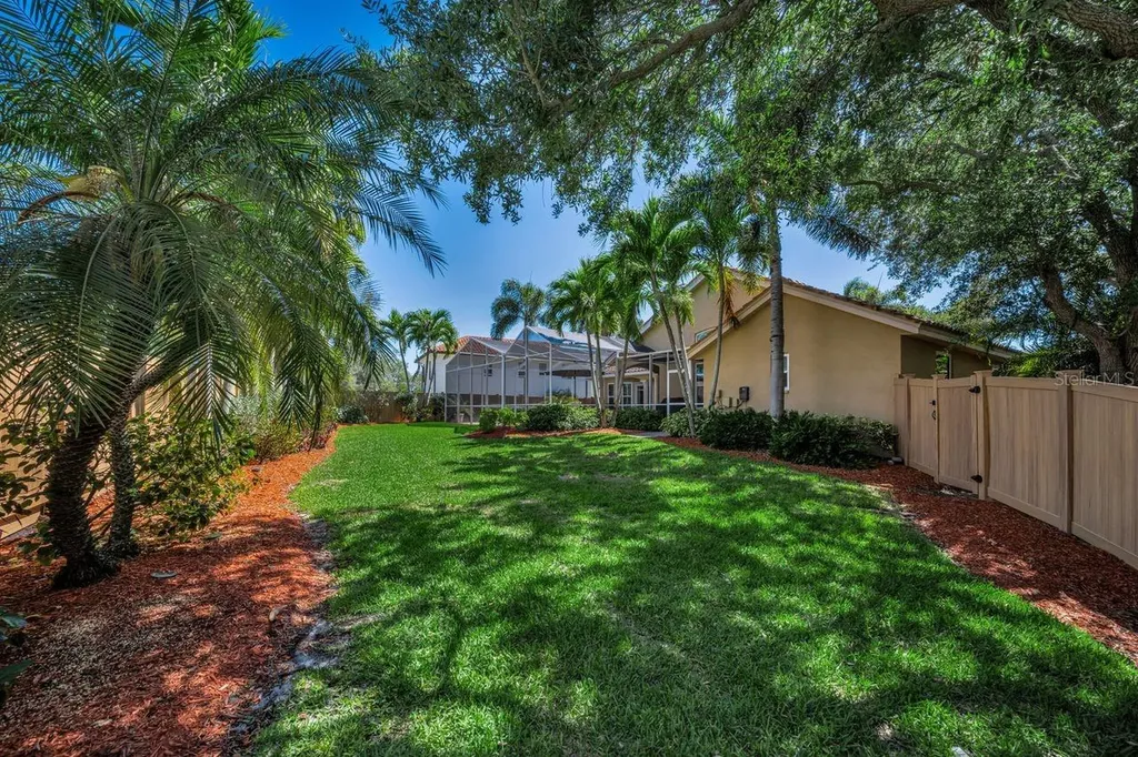 970 Southern Pine Court NE St Petersburg FL 33703