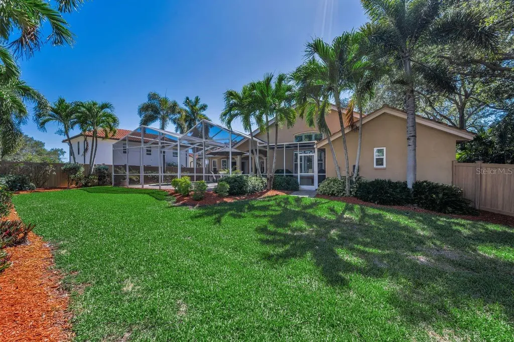 970 Southern Pine Court NE St Petersburg FL 33703